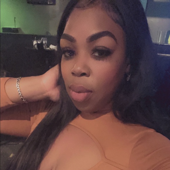 Meet your Posher, Alicia - Picture 1 of 1